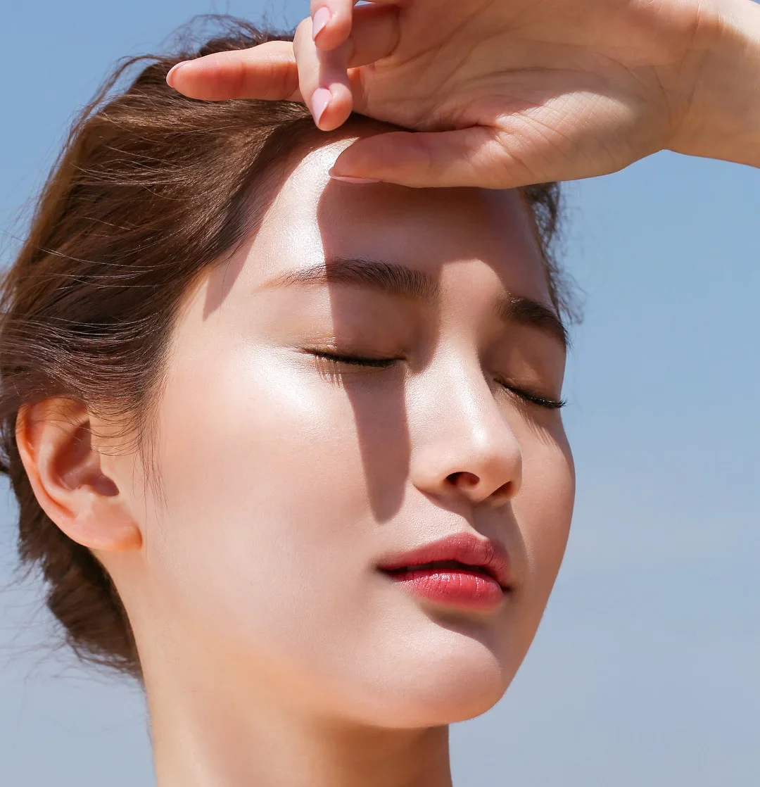 Có cần kiêng ánh nắng sau phun mí không? 5 cach boi lai kem chong nang shynh beauty 0 e1760194253801