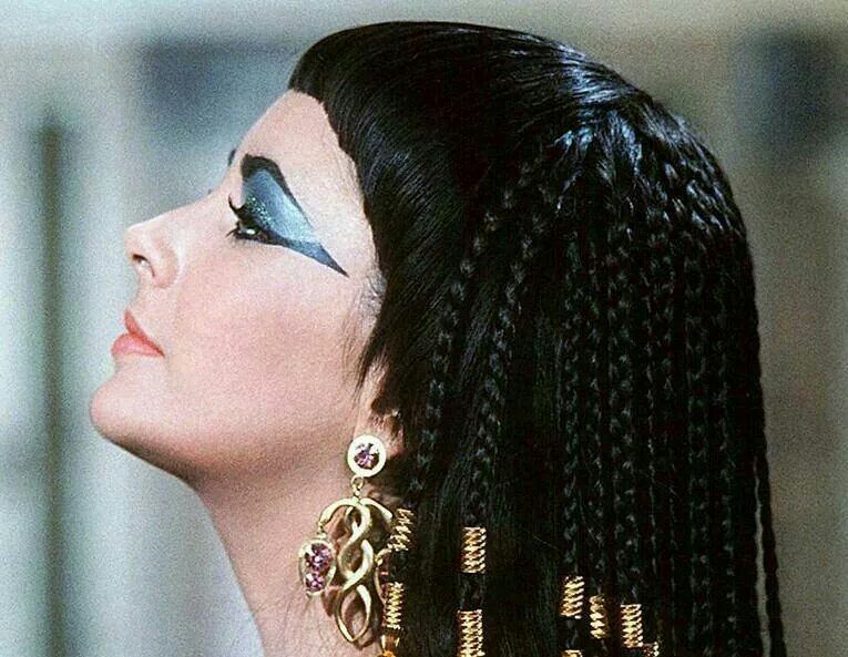 Truyền thuyết Ai Cập và “eyeliner của Cleopatra” 2 Truyền thuyết Ai Cập và “eyeliner của Cleopatra”
