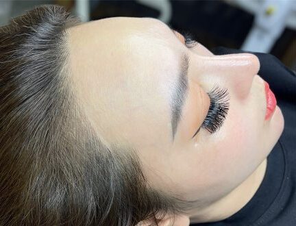 Xăm chân tóc có nên hay không? 3 dieu khac toc phun xam chan toc2 1024x416 1 e1759311551752