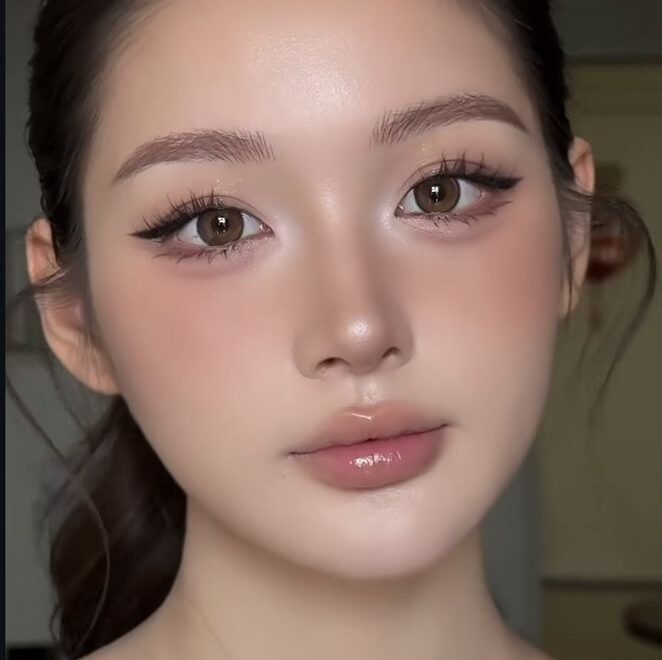 Phun mí và make-up: Cách kết hợp để không bị “quá tay” 4 f321e626a31aeeb7cb4ea2565c3cc02b e1759413463961