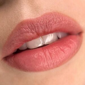 Vì sao xu hướng “môi hồng trà sữa” được yêu thích tại Việt Nam?