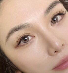 Vì sao có người phun mí bị bong nhanh, có người lại lâu?