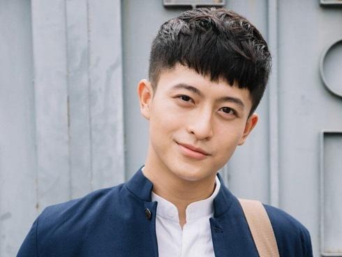 Khử thâm môi nam bao lâu thì bong và lên màu tự nhiên? 1 harry lu tiet lo tinh trang suc khoe sau 20 lan phau thuat 1 200826