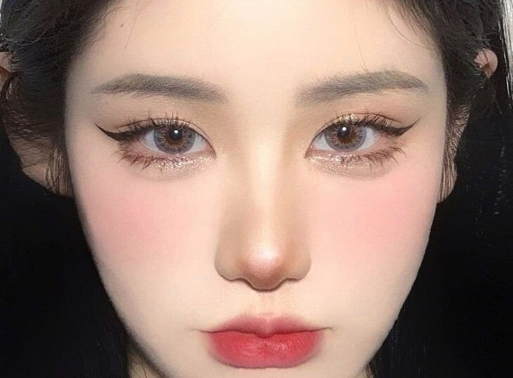 Khám phá dáng phun mí chuẩn gu 12 cung hoàng đạo 3 ke eyeliner cho mat mi lot 7 e1759483855723