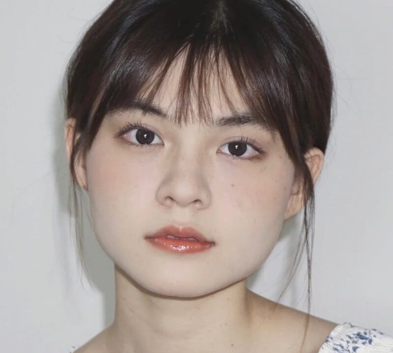 mí phun và gương mặt to