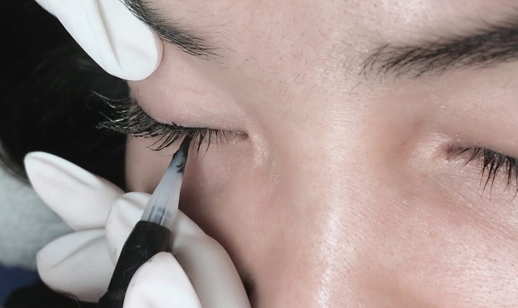 Vì sao có người sợ phun mí dù từng xăm môi? 2 Vì sao có người sợ phun mí dù từng xăm môi?