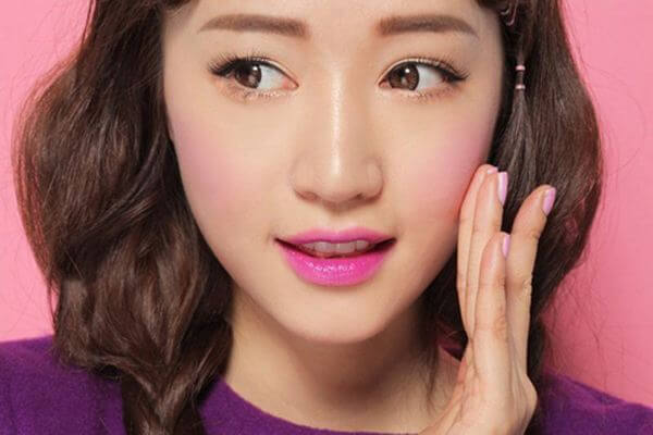 Phun má hồng có bị sưng không? Phun má hồng có bị sưng không?