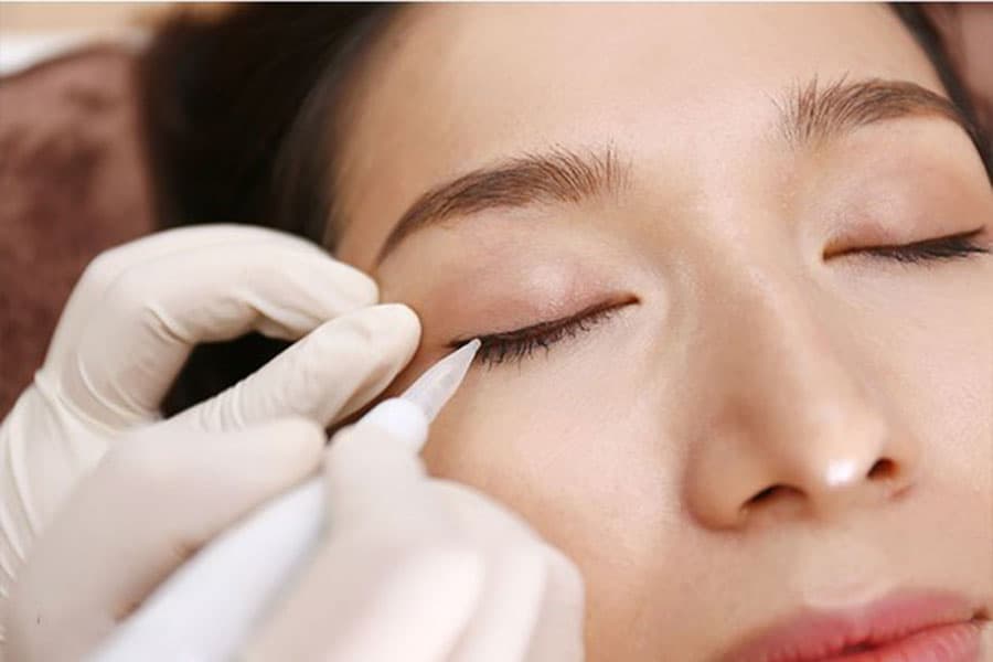 Có phải người hướng nội thường chọn phun mí tự nhiên? 3 quy trình phun mí