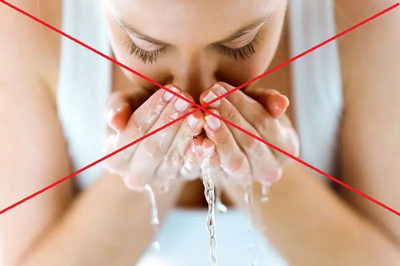 Cách chăm sóc môi nam sau khử giúp môi không bị bong, không khô 2 Hướng dẫn chăm sóc môi nam sau khử