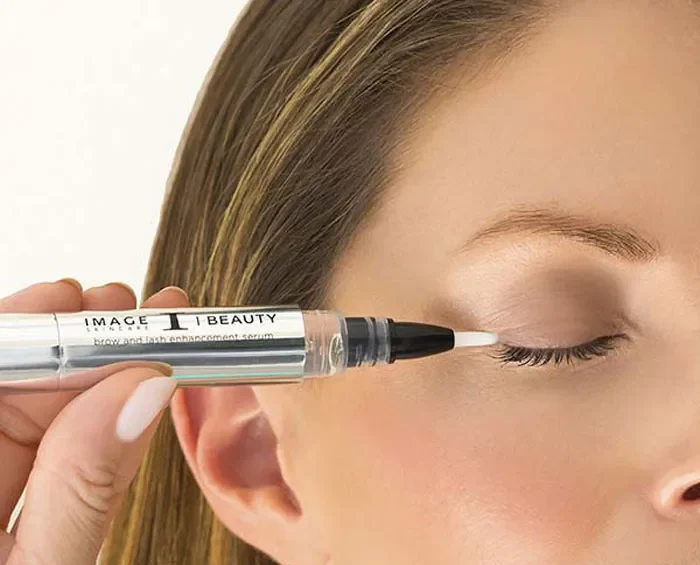 Cách dưỡng mi sau uốn bằng dầu dừa, dầu thầu dầu, serum 4 serum duong mi cao cap 4 jpg 1663904326 23092022103846 e1759380426507