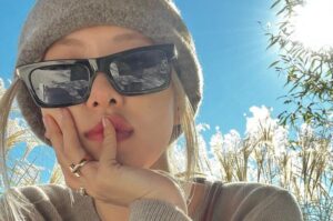 Sau phun mí có nên đeo kính râm thường xuyên không?