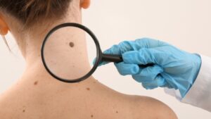 tay not ruoi co duoc an xuc xich khong 1 af1b091c4e