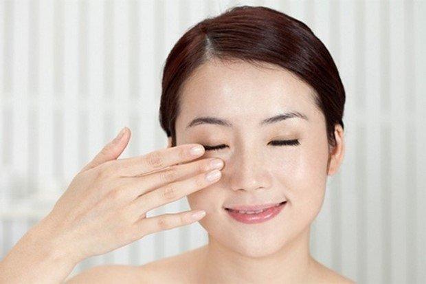 Nên dùng loại kem nào để làm dịu mí sau phun? 1 Nên dùng loại kem nào để làm dịu mí sau phun?
