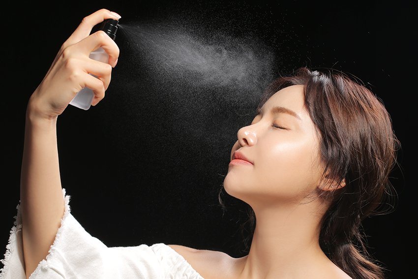 Xịt khoáng có ảnh hưởng đến mực phun mí? 1 xit khoang