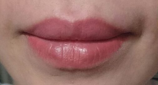 Môi bị thâm lại sau phun? Đây là cách khắc phục mà bạn không nên bỏ qua 1 Làm mới môi cũ: giải pháp khắc phục môi thâm & trổ màu