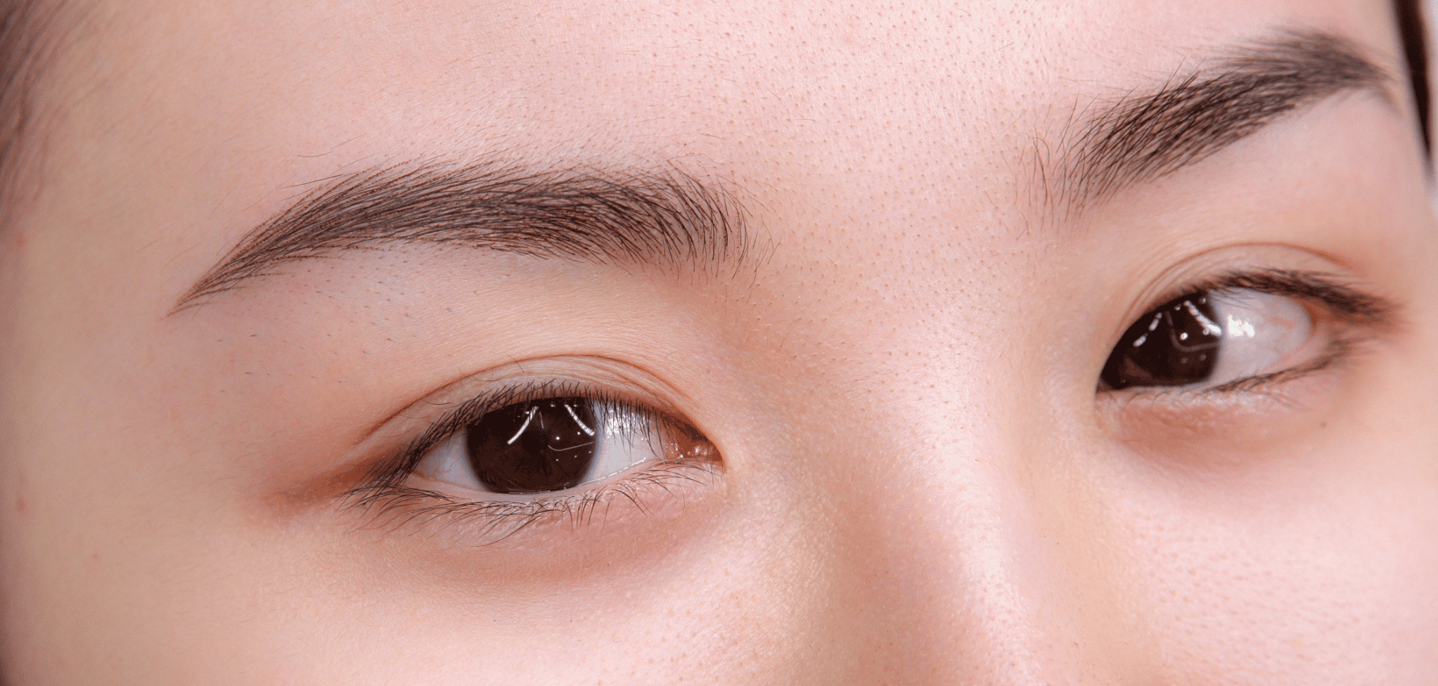 Phun mày tự nhiên: giải pháp cho chân mày thưa, nhạt màu và thiếu sắc nét 5 Phun mày tự nhiên: giải pháp cho chân mày thưa, nhạt màu và thiếu sắc nét