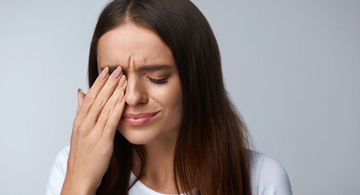 Vì sao phụ nữ lo lắng “phun mí mở tròng có đau không?”