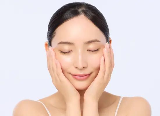 Mẹo phun mày cho da khô: đôi chân mày mịn màng, tự nhiên