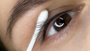 Phun mí mắt tự nhiên