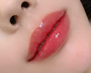 Quy trình phun môi màu hồng cam tại spa: nhẹ nhàng, chuẩn kỹ thuật