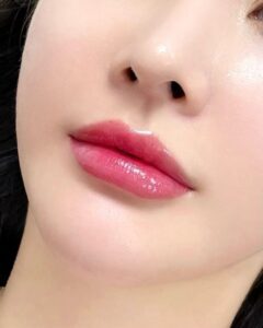 Phun môi màu hồng phấn