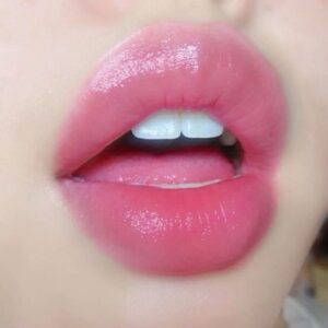 Phun môi màu hồng cánh sen là gì? Vì sao màu này được nhiều chị em yêu thích?