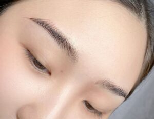 Phun mày sợi hairstroke là gì? Xu hướng chân mày tự nhiên được ưa chuộng