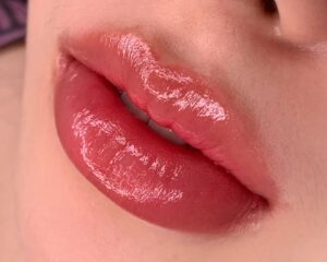 Phun môi màu hồng tây cho nàng thích sự tối giản nhưng vẫn nổi bật