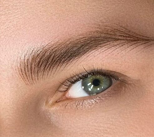 Phun mày tự nhiên có bền màu không? Những yếu tố quyết định kết quả