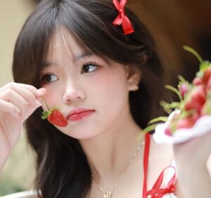 phun môi màu hồng dâu