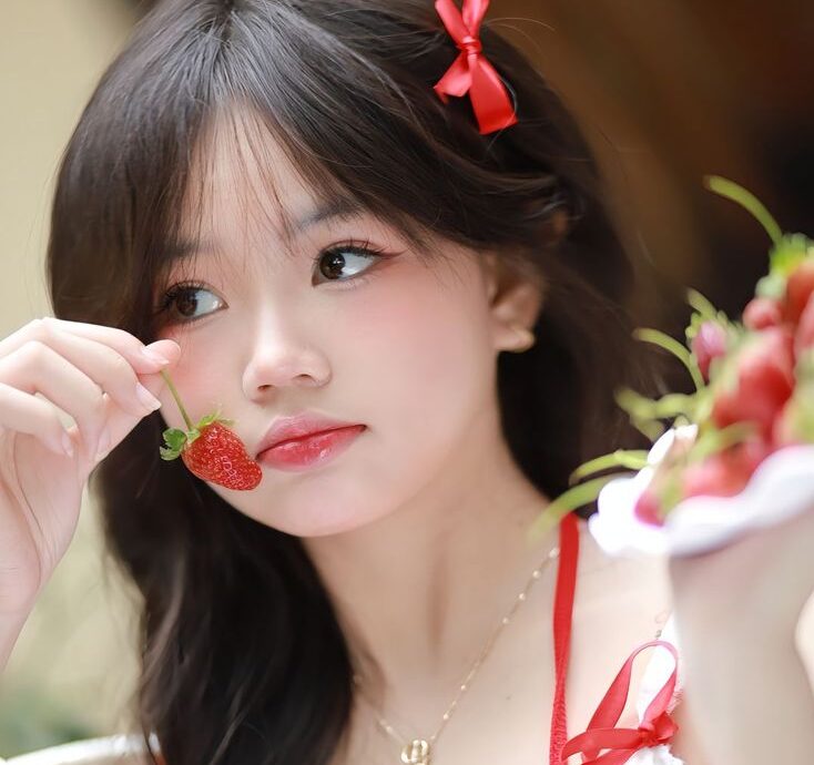 phun môi màu hồng dâu