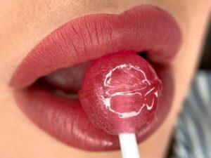 Phun môi phù hợp khuôn mặt – Bí quyết làm đẹp hài hòa tự nhiên