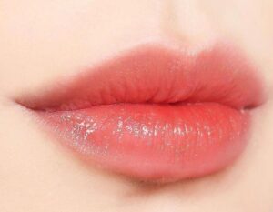 Quy trình phun môi màu cam đào tại spa: nhẹ nhàng, an toàn, chuẩn kỹ thuật