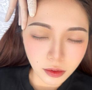 Phun mày rải hạt ombre giúp chân mày tự nhiên như thật như thế nào?