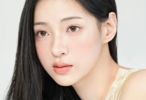 Phun môi màu cam nude: tone tự nhiên giúp đôi môi hài hòa và thanh lịch