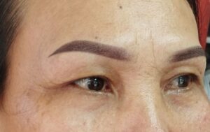 Phun mày có cần dặm lại không?