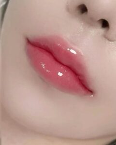Phun môi màu hồng ổi: tone tươi trẻ giúp đôi môi sáng và tự nhiên