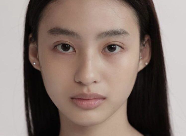 Phun môi màu hồng dâu: giải pháp cho đôi môi nhợt nhạt thiếu sức sống 1 Phun môi màu hồng dâu: giải pháp cho đôi môi nhợt nhạt thiếu sức sống