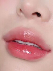 Phun môi màu hồng tự nhiên có bền không? Yếu tố quyết định độ giữ màu