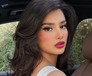 Phun môi màu đỏ cherry: tone quyến rũ giúp đôi môi nổi bật và tươi tắn