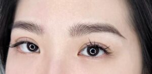 Quy trình phun mày sợi hairstroke tại spa: an toàn và chuẩn kỹ thuật