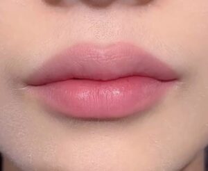 Gen Z mê phun môi màu hồng ổi vì dễ lên màu, trẻ trung và tự nhiên