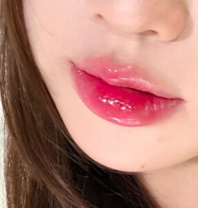 Phun môi màu hồng mận: sắc môi trưởng thành nhưng không bị dừ