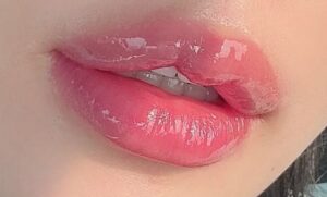 Phun môi màu hồng sữa: tone xinh giúp gương mặt sáng mềm mại hơn