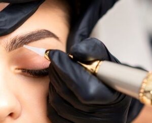 Chân mày Microblading có còn hot năm 2026? Chuyên gia nhận định