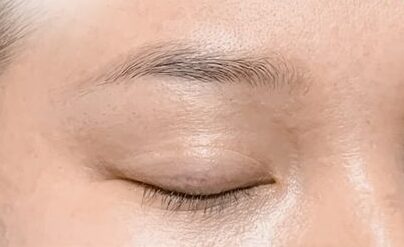 Làm đẹp đón Tết với phun mày Hairstroke: Đẹp nhẹ nhàng, sang cả gương mặt 2 Người ít lông mày nên chọn kỹ thuật nào để mày trông như thật?