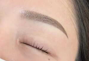 Phun mày rải hạt ombre có bền màu không? Có bị bệt không?