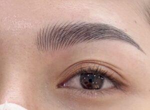 Phun mày sợi Hairstroke và điêu khắc khác nhau thế nào?