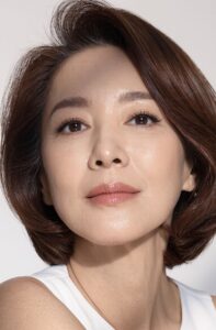 Phun mày tự nhiên cho người trung niên