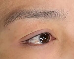 Phun mí có cần dặm lại không?